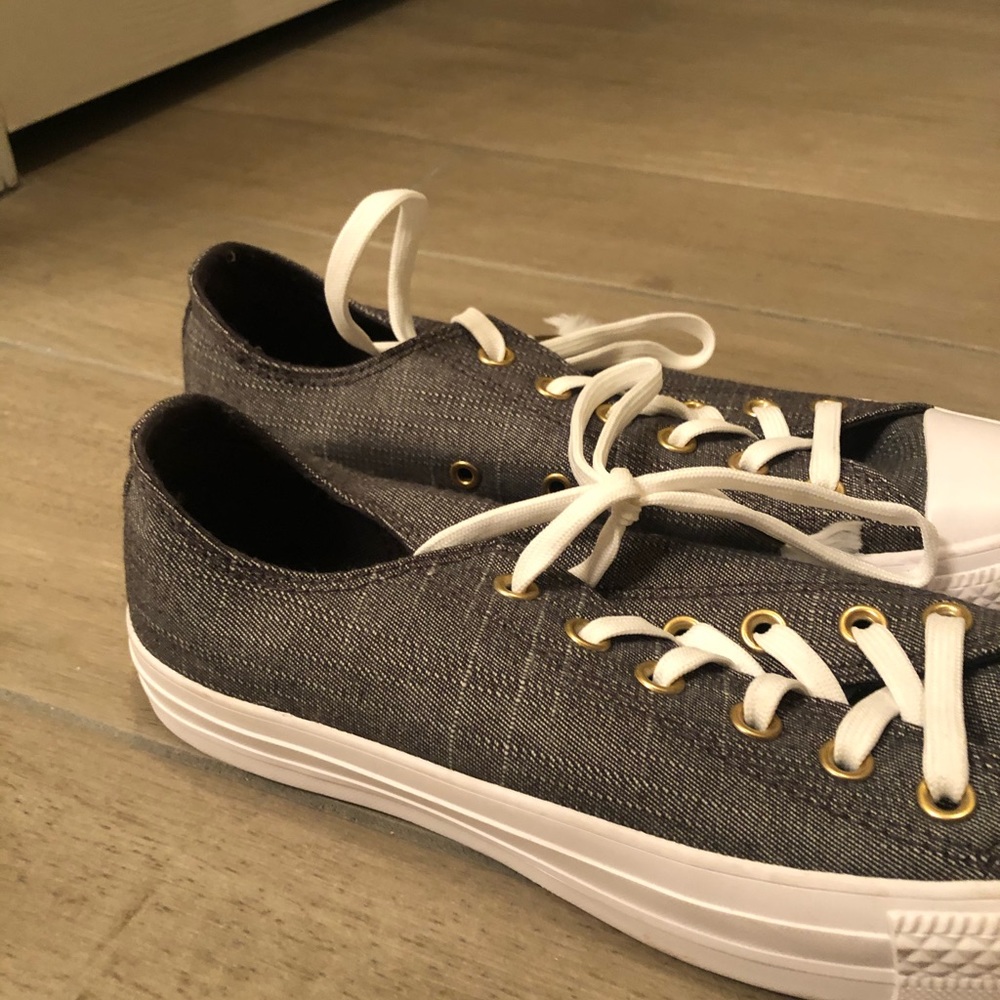 Converse - Picture 2 of 5